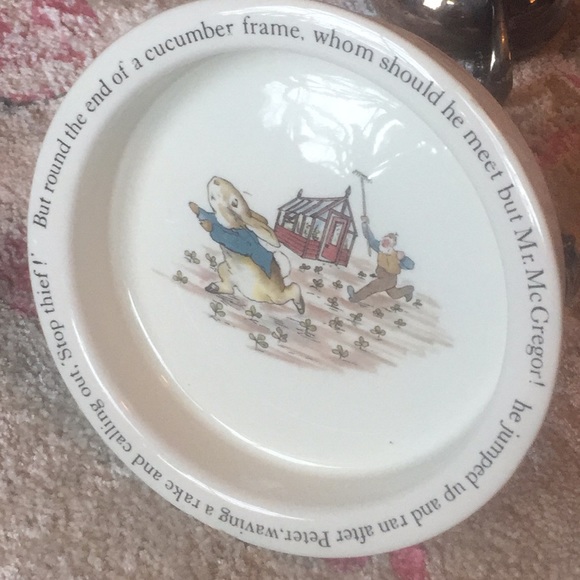 Vintage Peter Rabbit Dish, a Beatrix Potter Design - Picture 9 of 9